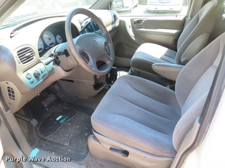 image for item DD6174 2001 Dodge Grand Caravan van