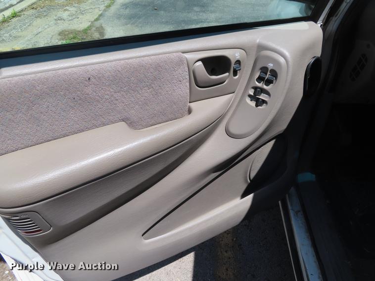 image for item DD6174 2001 Dodge Grand Caravan van