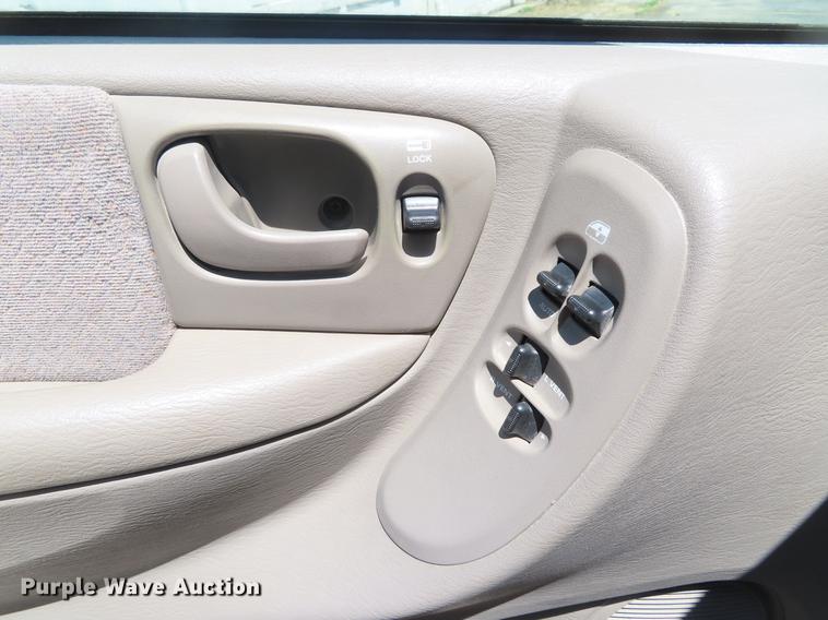 image for item DD6174 2001 Dodge Grand Caravan van