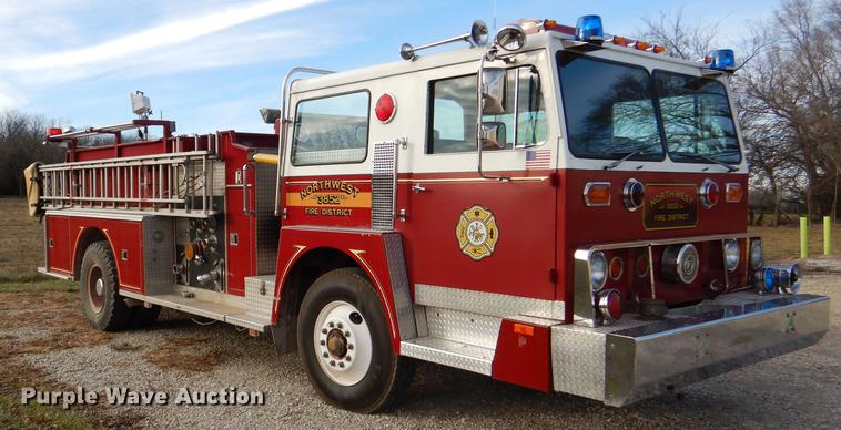 image for item DE0007 1976 Pierce Hendrickson FTCO-2070 fire truck
