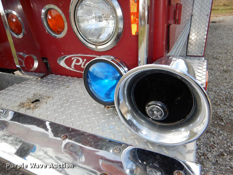 image for item DE0007 1976 Pierce Hendrickson FTCO-2070 fire truck
