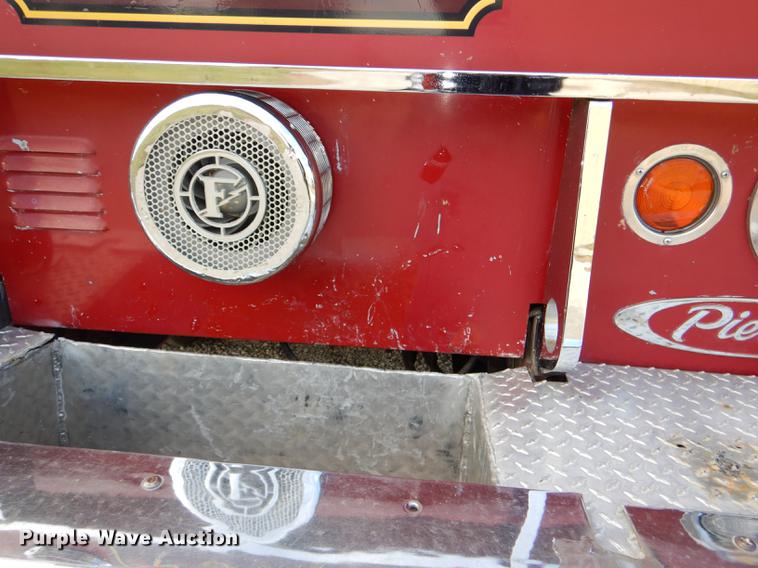 image for item DE0007 1976 Pierce Hendrickson FTCO-2070 fire truck