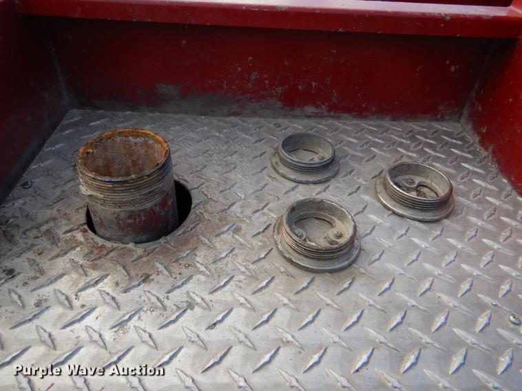 image for item DE0007 1976 Pierce Hendrickson FTCO-2070 fire truck