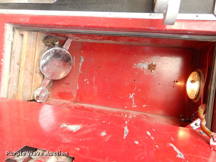 image for item DE0007 1976 Pierce Hendrickson FTCO-2070 fire truck