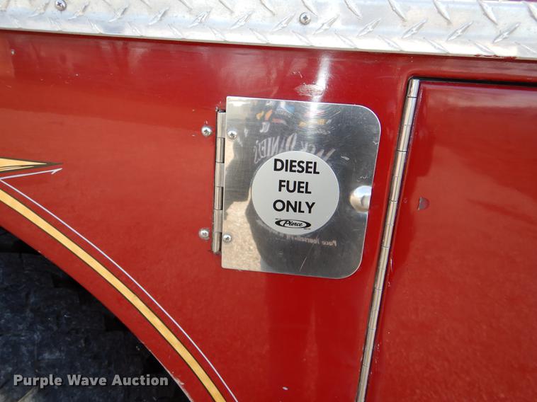 image for item DE0007 1976 Pierce Hendrickson FTCO-2070 fire truck