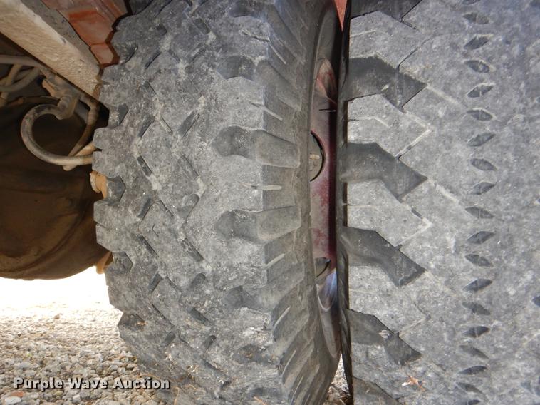 image for item DE0007 1976 Pierce Hendrickson FTCO-2070 fire truck