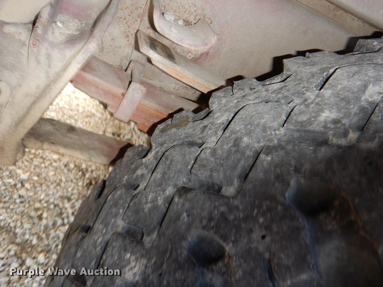 image for item DE0007 1976 Pierce Hendrickson FTCO-2070 fire truck