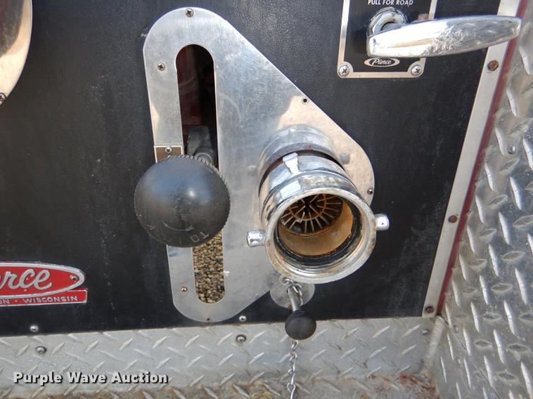 image for item DE0007 1976 Pierce Hendrickson FTCO-2070 fire truck