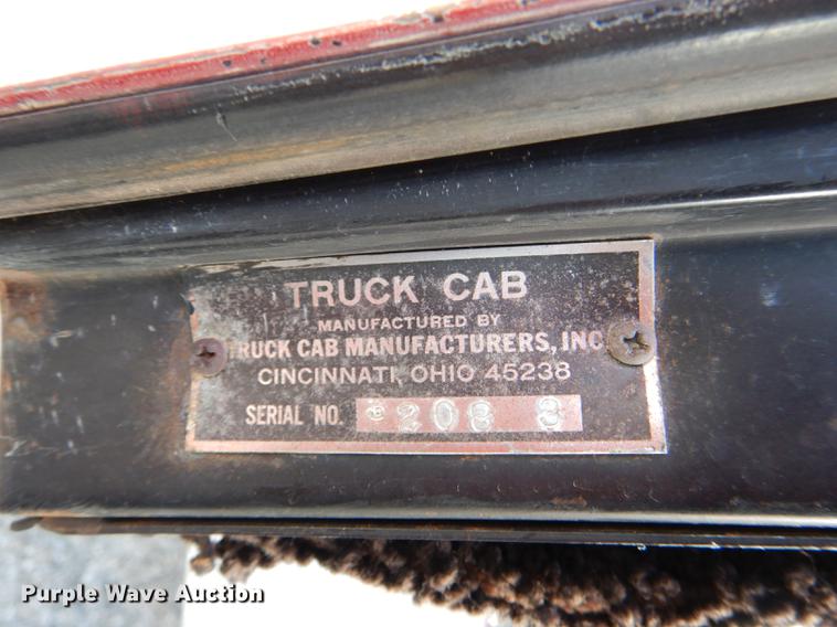 image for item DE0007 1976 Pierce Hendrickson FTCO-2070 fire truck