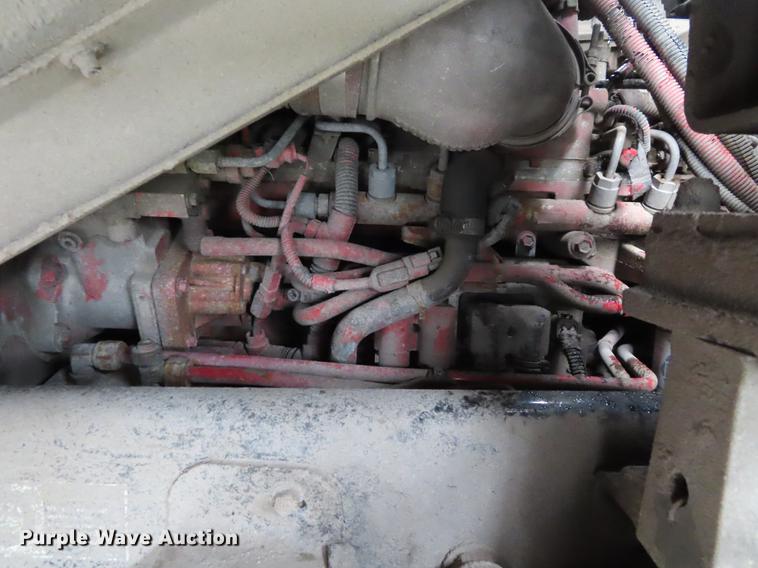 image for item DE3439 2010 Peterbilt 320 refuse truck