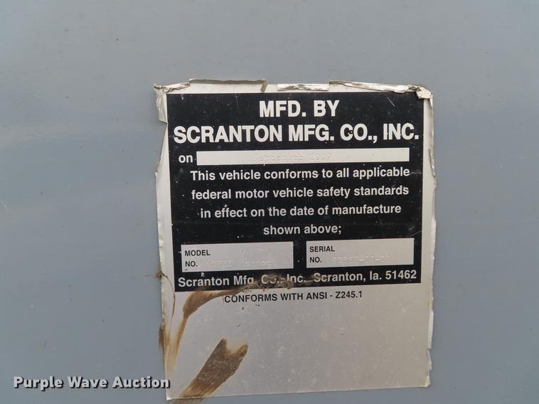 image for item DE3439 2010 Peterbilt 320 refuse truck