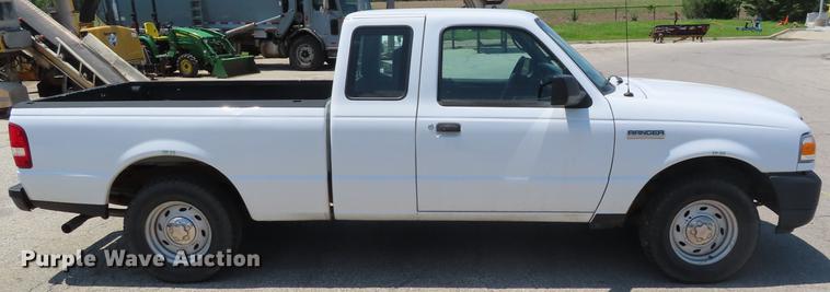 image for item DE3560 2006 Ford Ranger SuperCab pickup truck