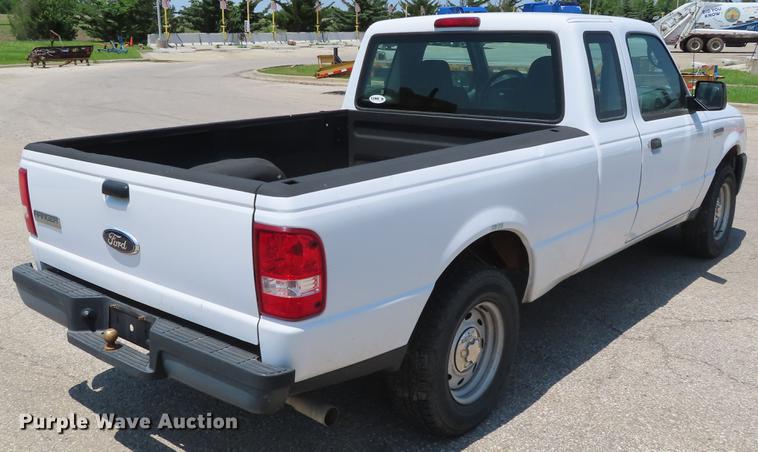 image for item DE3560 2006 Ford Ranger SuperCab pickup truck