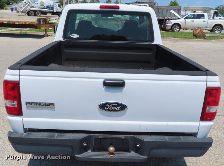 image for item DE3560 2006 Ford Ranger SuperCab pickup truck
