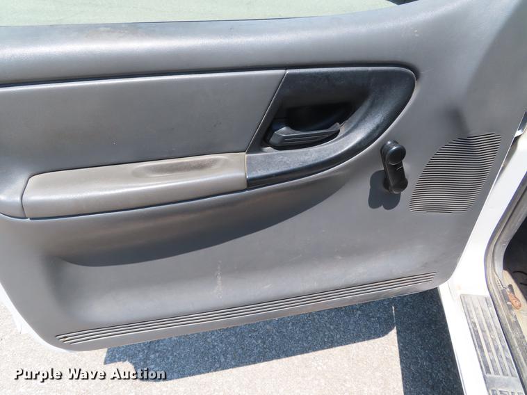 image for item DE3560 2006 Ford Ranger SuperCab pickup truck