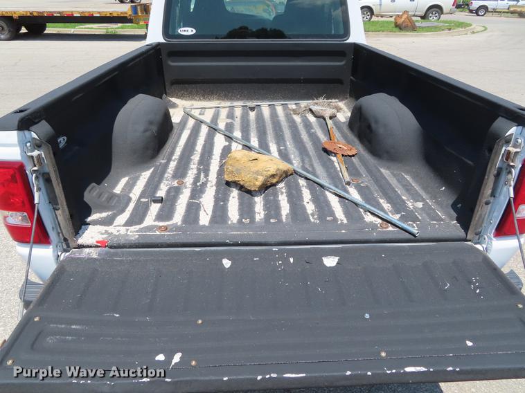 image for item DE3560 2006 Ford Ranger SuperCab pickup truck