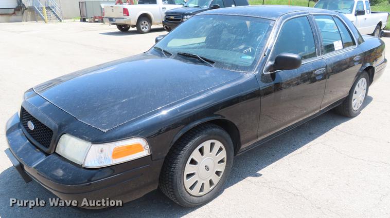 image for item DE3561 2011 Ford Crown Victoria Police Interceptor