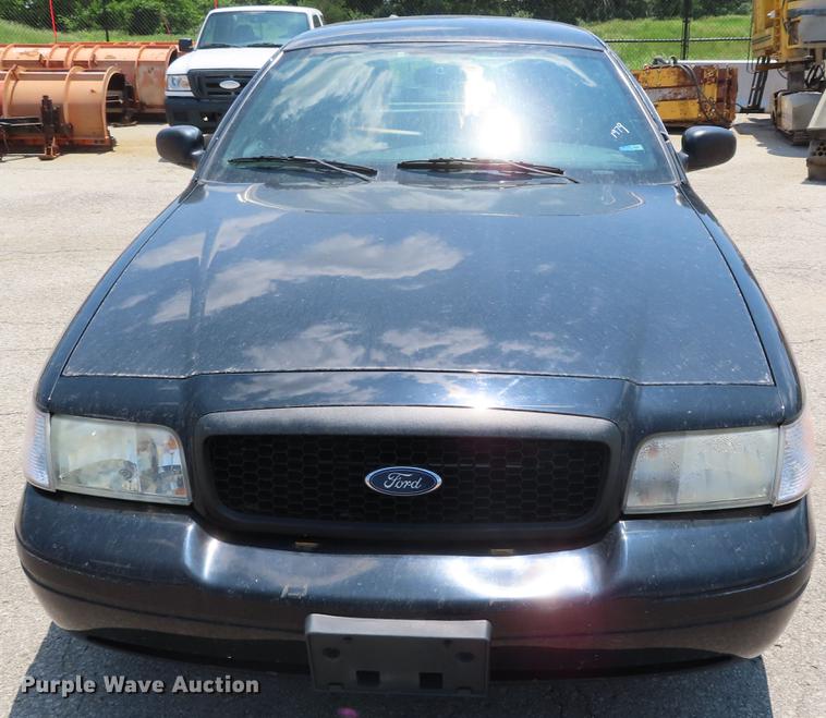 image for item DE3561 2011 Ford Crown Victoria Police Interceptor