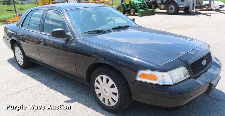 image for item DE3561 2011 Ford Crown Victoria Police Interceptor