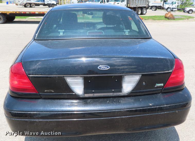 image for item DE3561 2011 Ford Crown Victoria Police Interceptor
