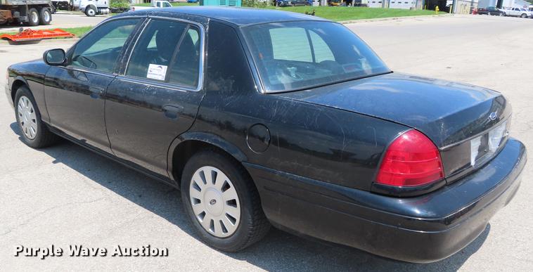 image for item DE3561 2011 Ford Crown Victoria Police Interceptor