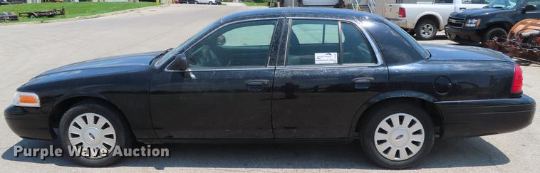 image for item DE3561 2011 Ford Crown Victoria Police Interceptor