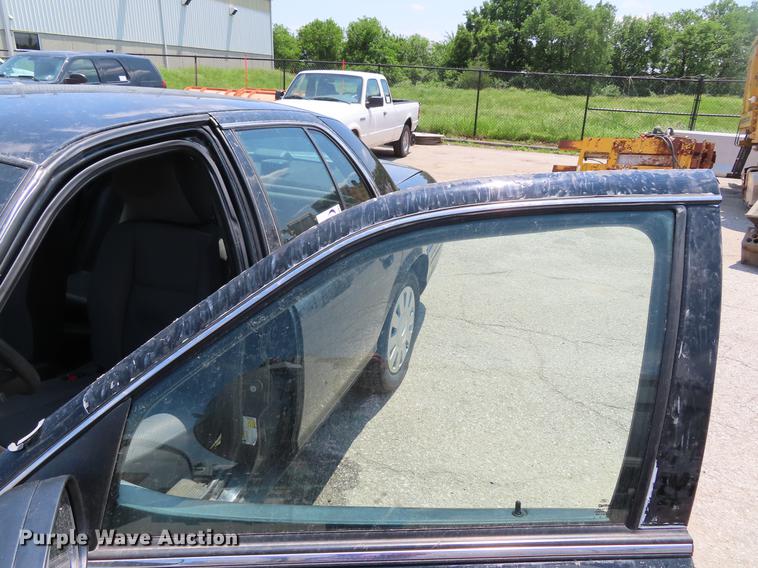 image for item DE3561 2011 Ford Crown Victoria Police Interceptor