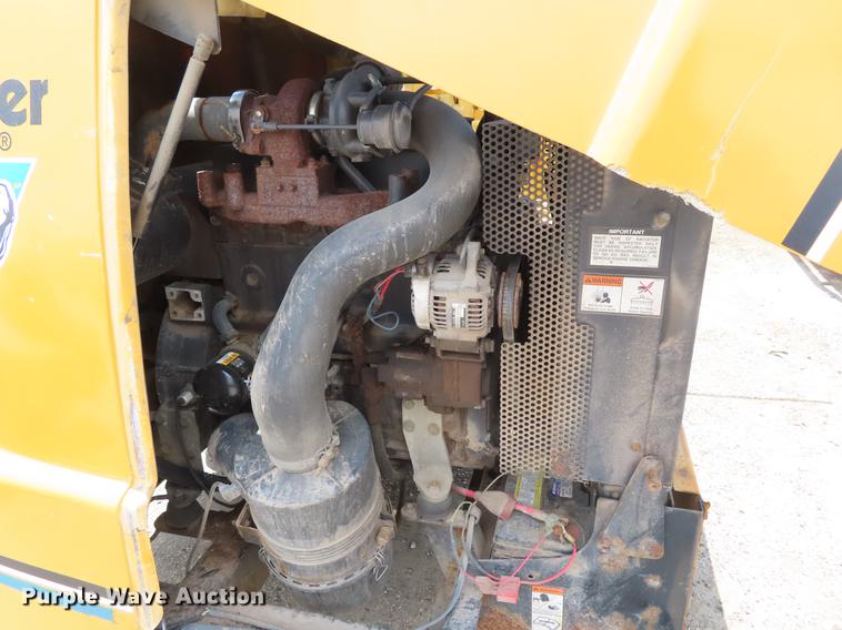 image for item DE3562 Vermeer BC1000 wood chipper