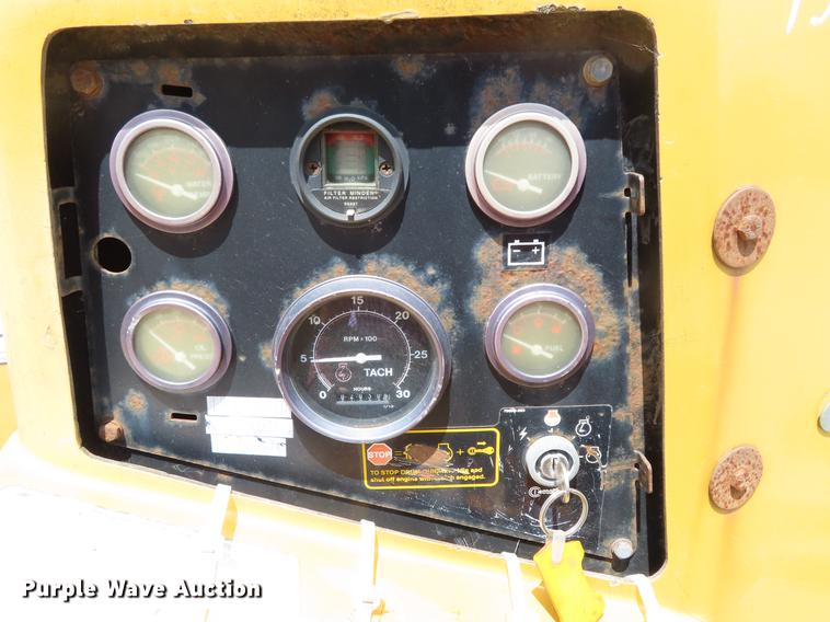 image for item DE3562 Vermeer BC1000 wood chipper