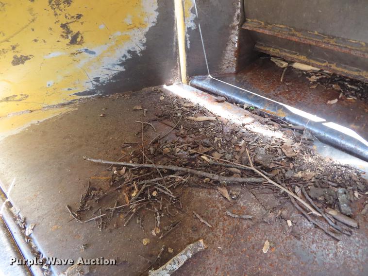 image for item DE3562 Vermeer BC1000 wood chipper