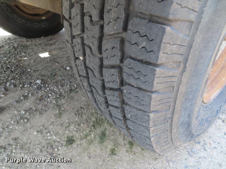 image for item DE3562 Vermeer BC1000 wood chipper