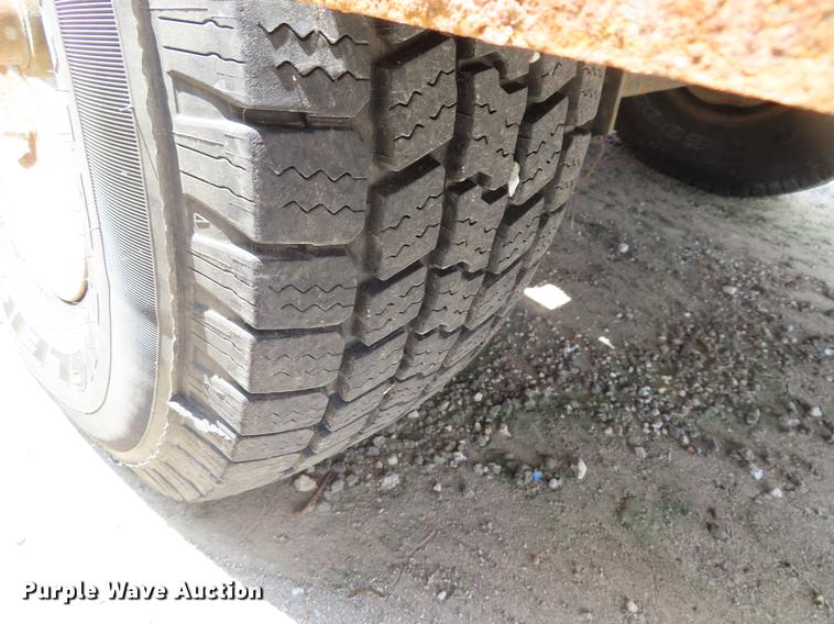 image for item DE3562 Vermeer BC1000 wood chipper