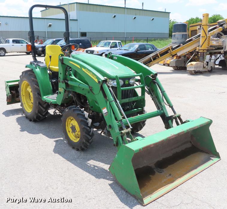 image for item DE3563 2006 John Deere 3720 MFWD tractor