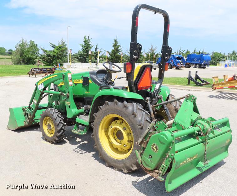 image for item DE3563 2006 John Deere 3720 MFWD tractor