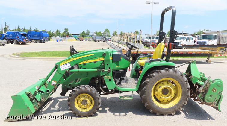 image for item DE3563 2006 John Deere 3720 MFWD tractor