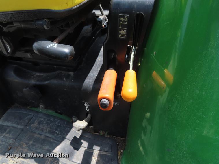 image for item DE3563 2006 John Deere 3720 MFWD tractor