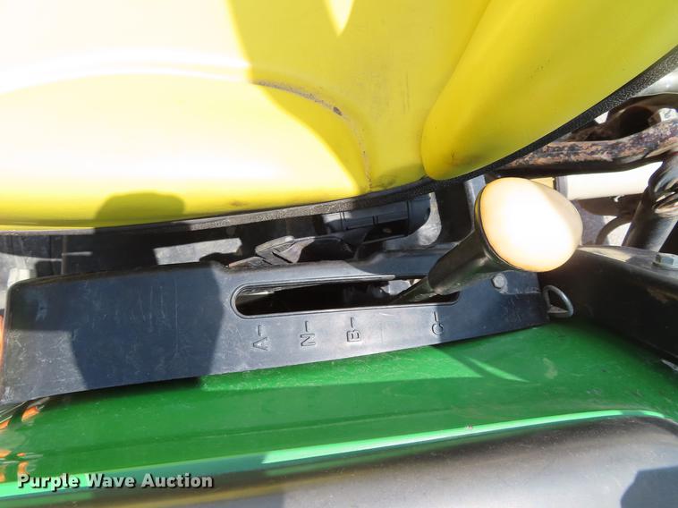 image for item DE3563 2006 John Deere 3720 MFWD tractor