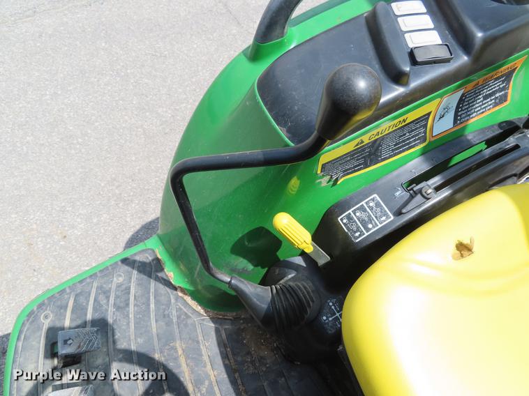 image for item DE3563 2006 John Deere 3720 MFWD tractor