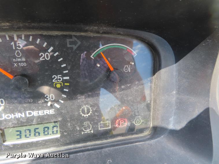 image for item DE3563 2006 John Deere 3720 MFWD tractor