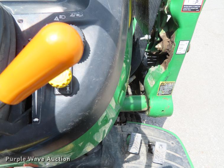 image for item DE3563 2006 John Deere 3720 MFWD tractor