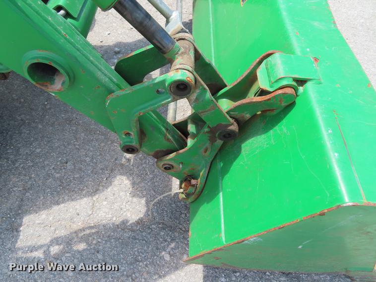 image for item DE3563 2006 John Deere 3720 MFWD tractor