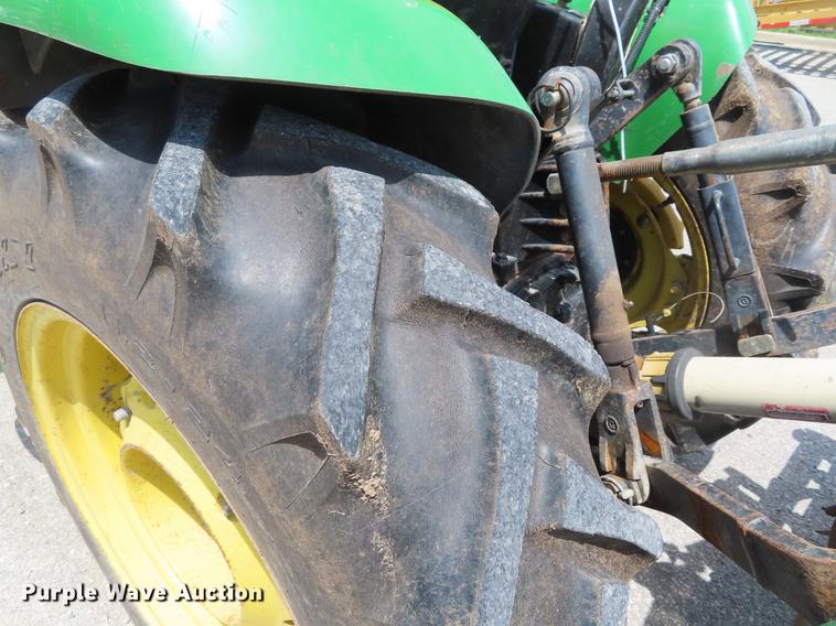 image for item DE3563 2006 John Deere 3720 MFWD tractor