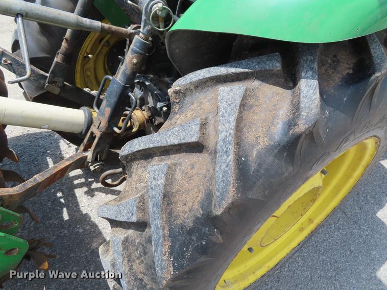 image for item DE3563 2006 John Deere 3720 MFWD tractor