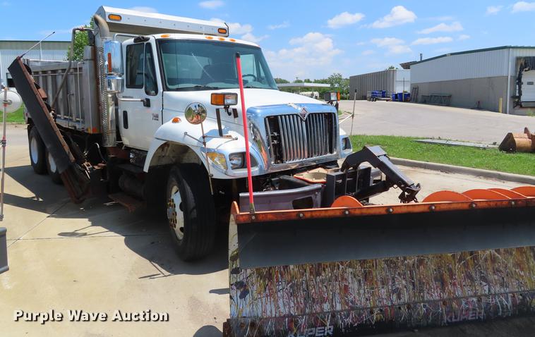 image for item DE3566 2006 International 7400 dump truck