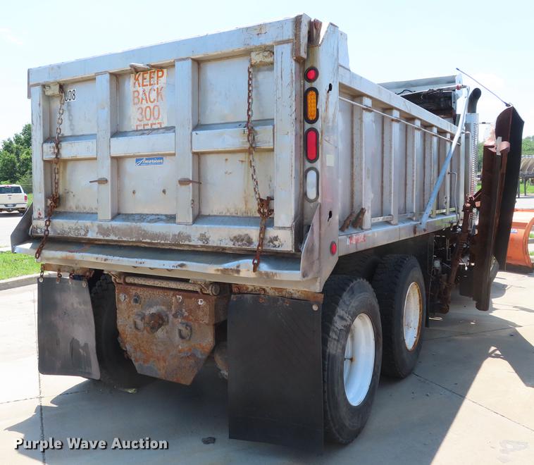 image for item DE3566 2006 International 7400 dump truck