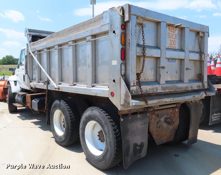 image for item DE3566 2006 International 7400 dump truck