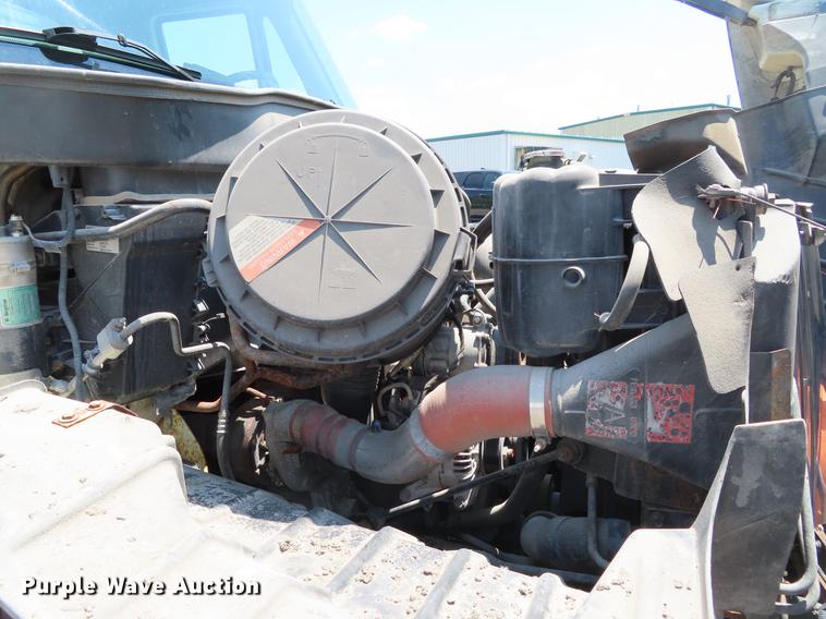 image for item DE3566 2006 International 7400 dump truck