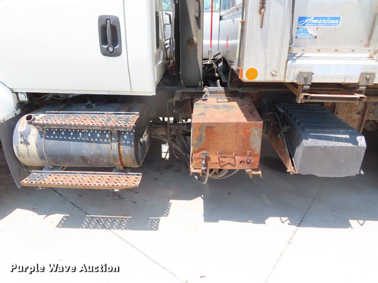 image for item DE3566 2006 International 7400 dump truck