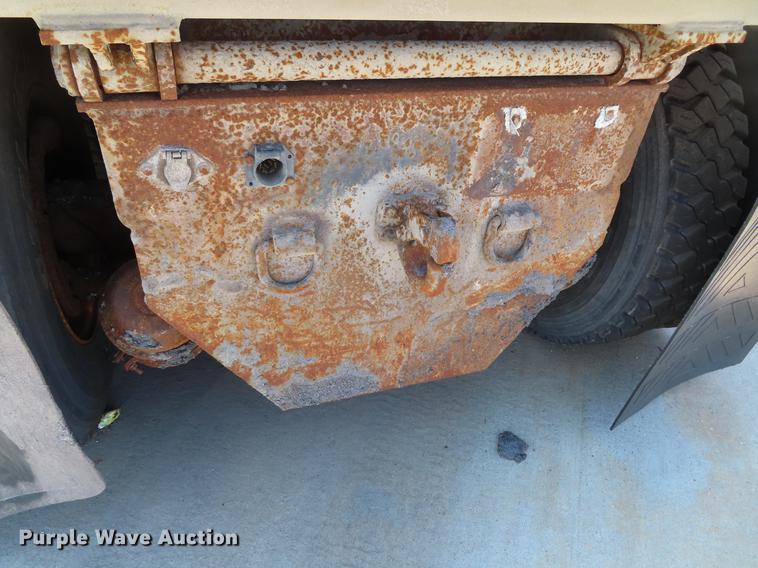 image for item DE3566 2006 International 7400 dump truck