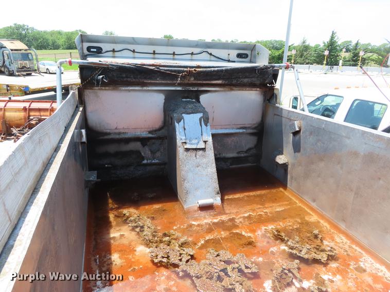 image for item DE3566 2006 International 7400 dump truck